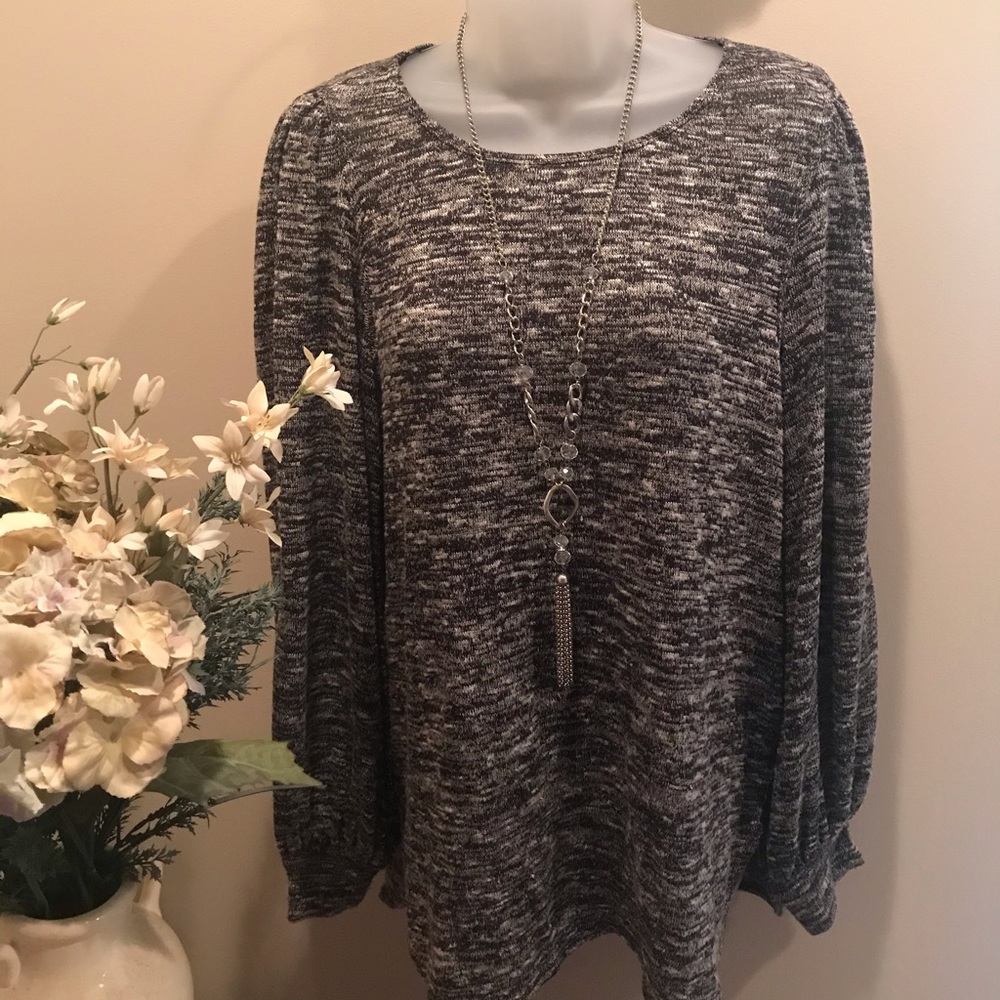 Max studio black and white tunic top size medium